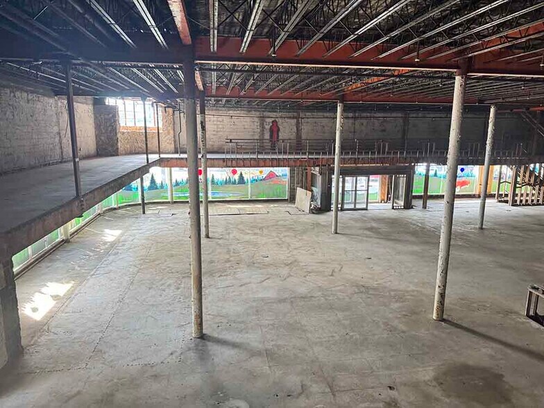 More Photos Of 301 Broad St, Kingsport Storefront For Sale