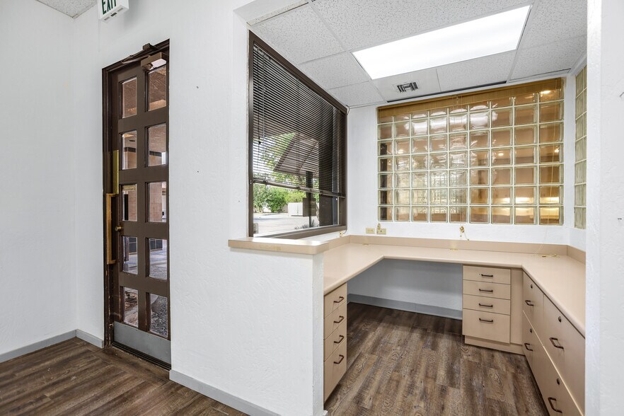 More Photos Of 2100 E Tahquitz Canyon Way, Palm Springs Medical For Lease