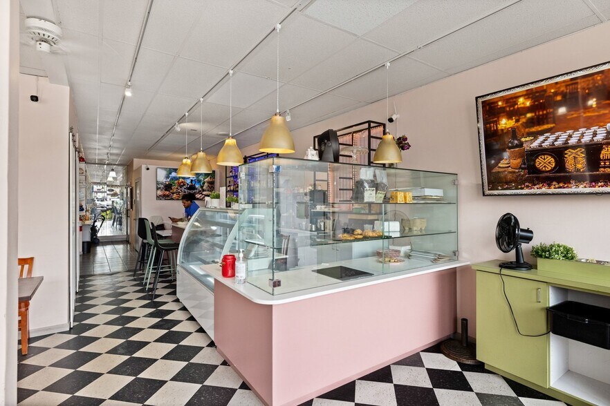 More Photos Of 4935 Shattuck Ave, Oakland Freestanding For Sale