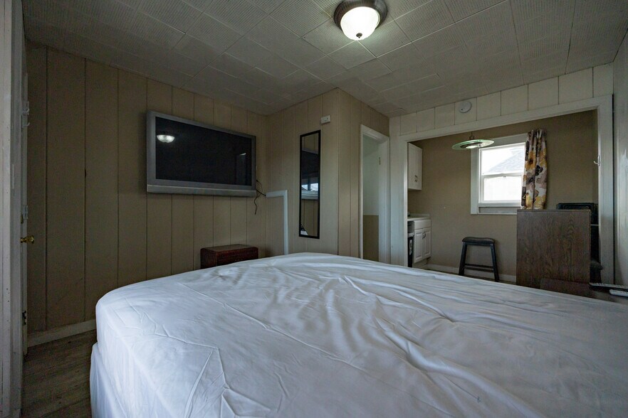More Photos Of 2116 Adams Ave, La Grande Hotel For Sale