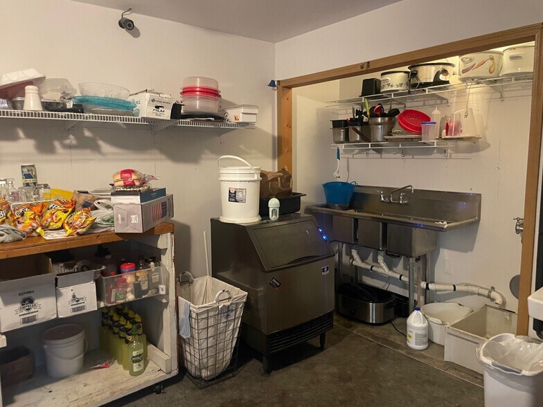 More Photos Of 401 N Limit St, Lincoln Freestanding For Sale