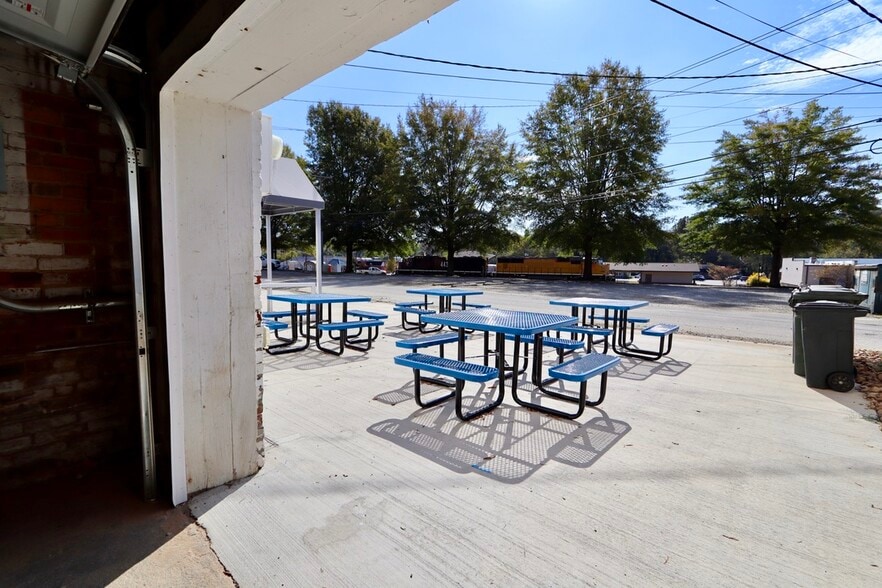 More Photos Of 119 W Main St, Elkin Storefront Retail Office For Sale