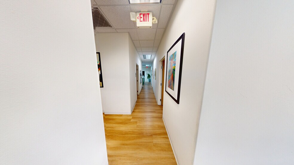 More Photos Of 3039 W Horizon Ridge Pky, Henderson Office For Lease