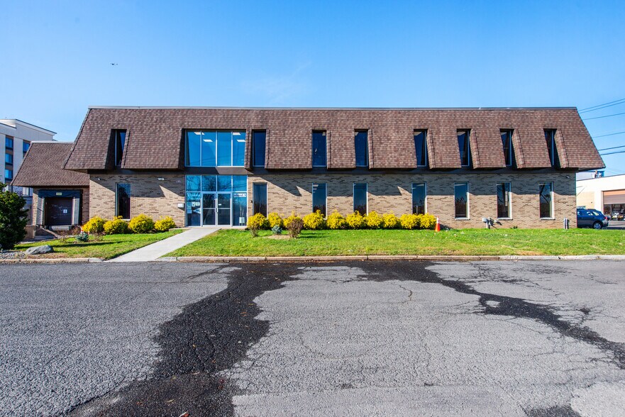 More Photos Of 310 Paterson Plank Rd, Carlstadt Manufacturing For Lease