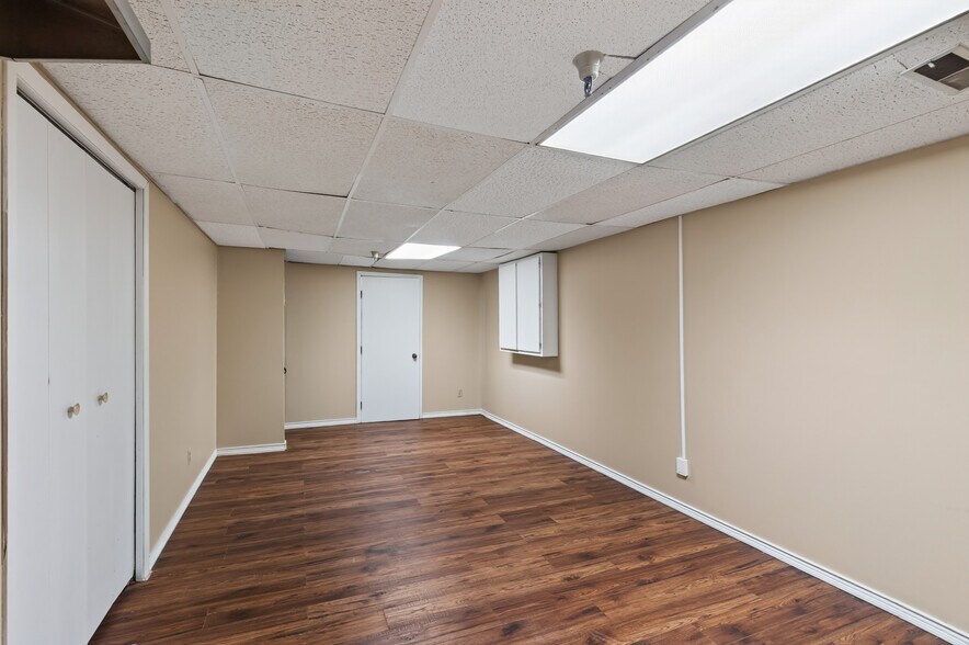 More Photos Of 14565-14579 Grand Ave S, Burnsville Office For Sale