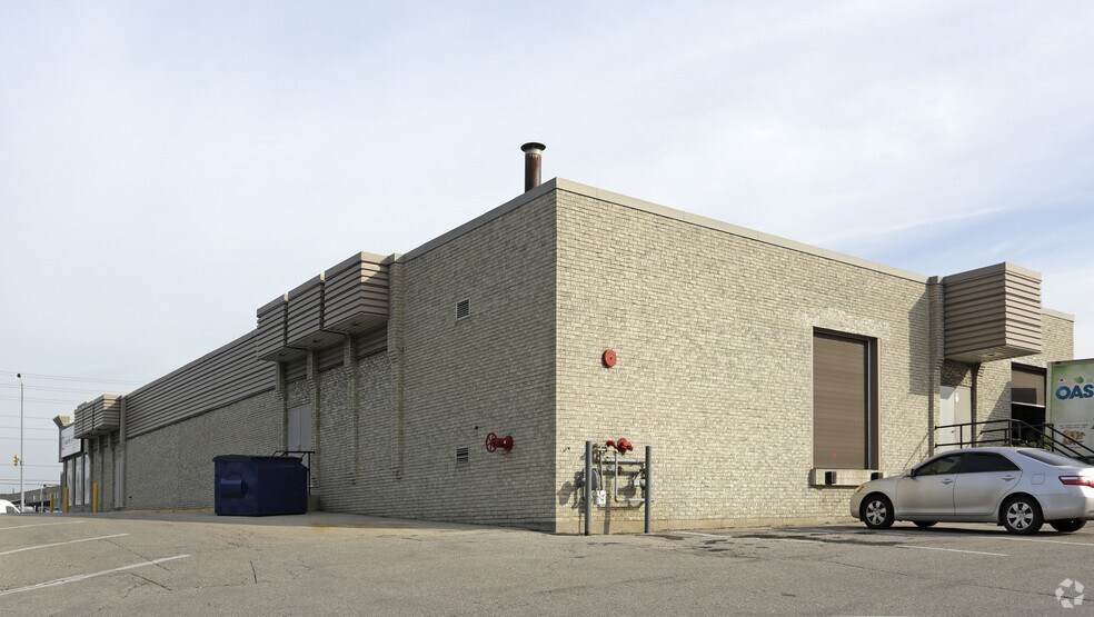 More Photos Of 1250-1274 Eglinton Ave E, Mississauga Manufacturing For Lease