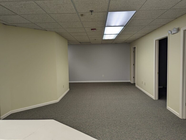 More Photos Of 250 State St, North Haven Office For Sale