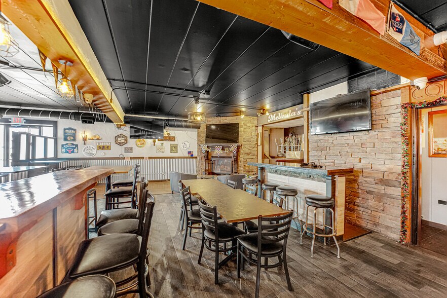 More Photos Of 6906 W 111th St, Worth Bar For Sale