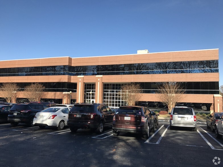 More Photos Of 7231 Forest Ave, Richmond Office For Lease