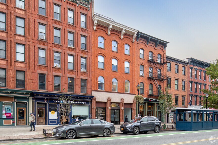More Photos Of 129 Washington St, Hoboken Loft Creative Space For Lease