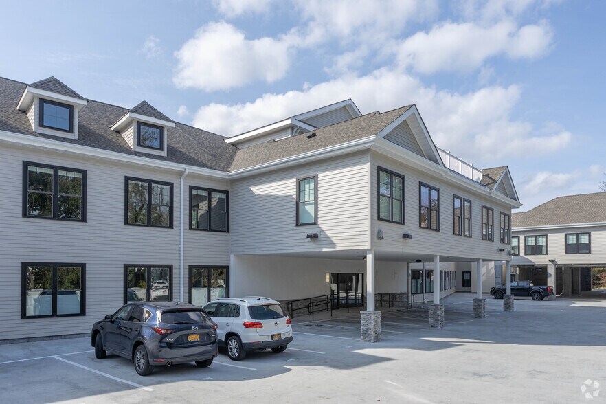 More Photos Of 1000 New York Ave, Huntington Station Apartments For Lease