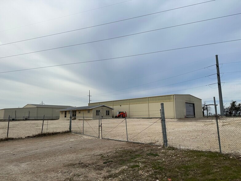 More Photos Of 7626 N General Bruce Dr, Temple Unknown For Lease