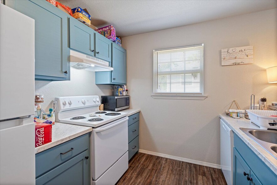 More Photos Of 19070 191st Ave, Spiro Apartments For Sale