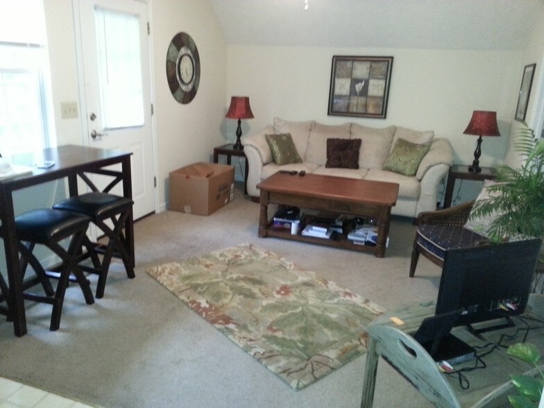 More Photos Of 95 Wanda Dr, Cleveland Apartments For Sale