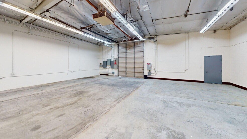 More Photos Of 1481-1493 Cota Ave, Long Beach Warehouse For Lease