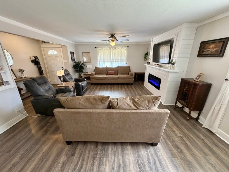 More Photos Of 831 FM 2917 Rd, Alvin Religious Facility For Sale