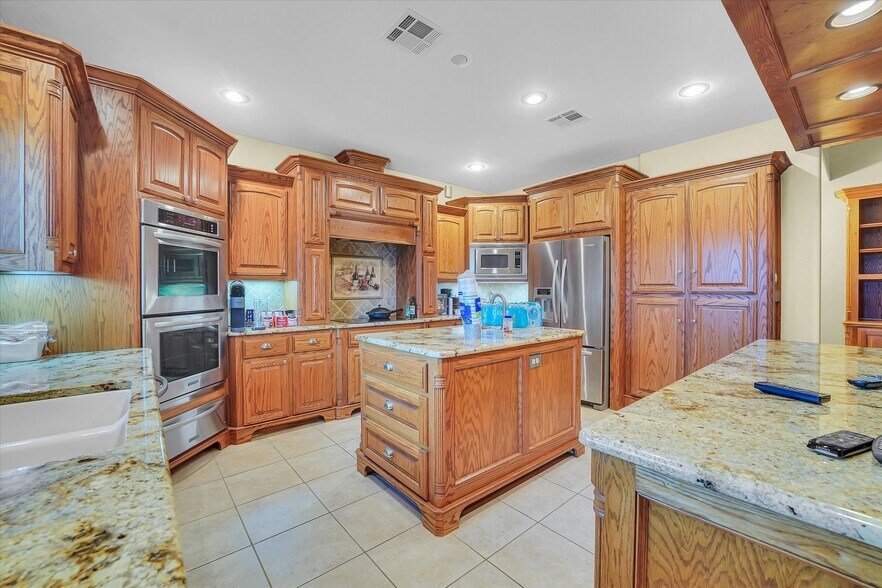 More Photos Of Highway 58, Medicine Park Supermarket For Sale