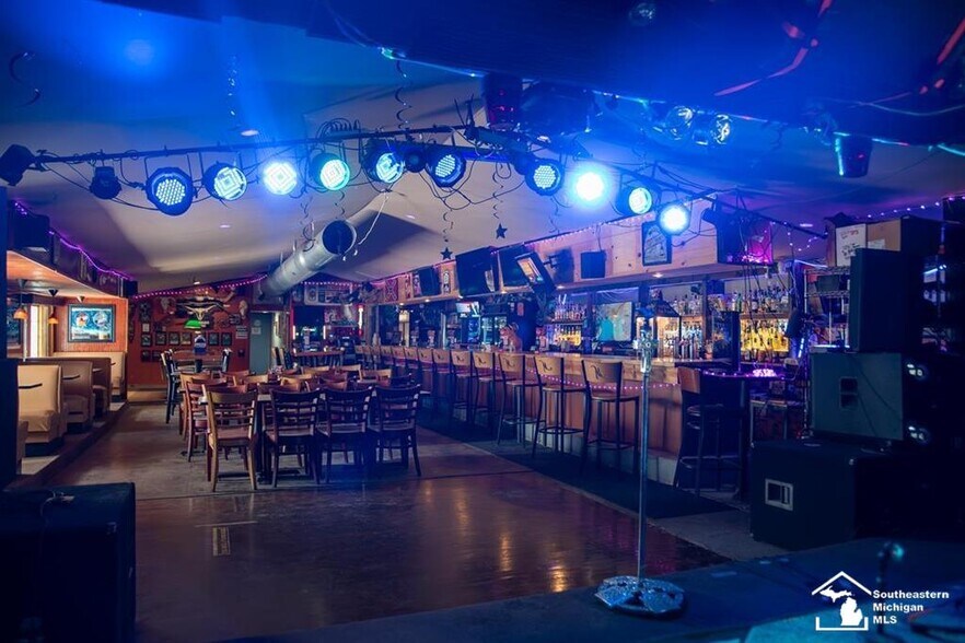 More Photos Of 10221 Telegraph Rd, Carleton Bar For Sale