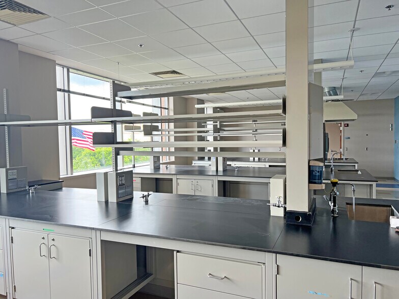 More Photos Of 150 New Scotland Ave, Albany Medical For Lease