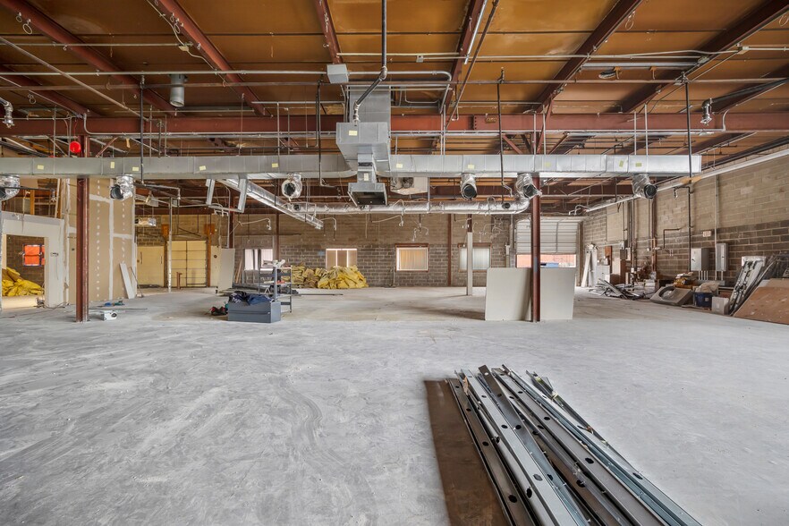 More Photos Of 170 Eileen Way, Syosset Flex For Lease