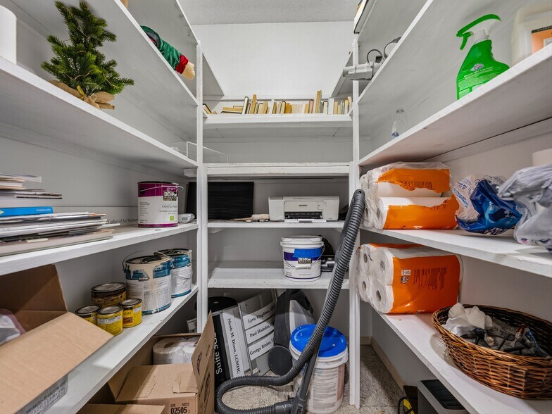 More Photos Of 5 Doctors Park, Asheville Medical For Sale