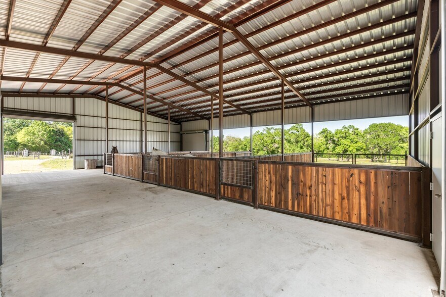 More Photos Of 2355 Jackson League Cir, Brenham Lodge Meeting Hall For Sale