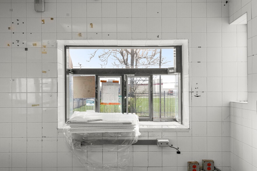 More Photos Of 15839 Telegraph Rd, Redford Township Fast Food For Lease