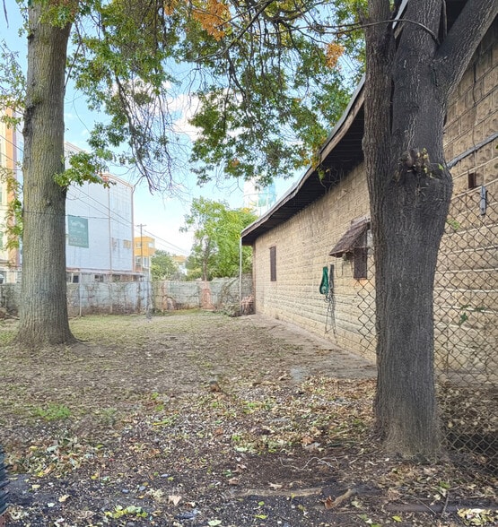 More Photos Of 87-95 Searing Ave, Mineola Warehouse For Sale