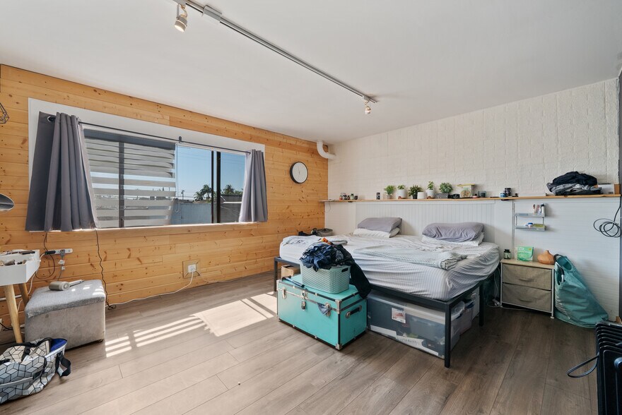 More Photos Of 10853-10855 Venice Blvd, Los Angeles Freestanding For Sale