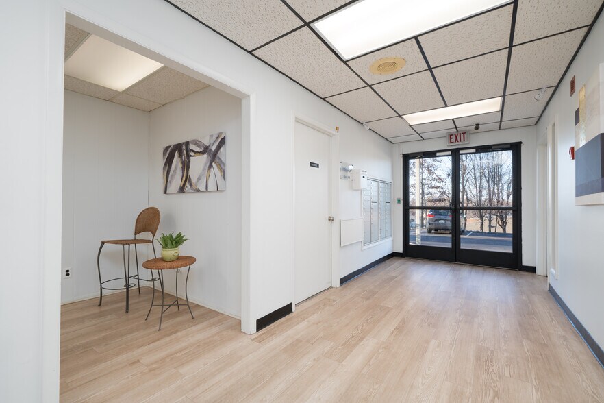 More Photos Of 3520 New Hartford Rd, Owensboro Office For Sale