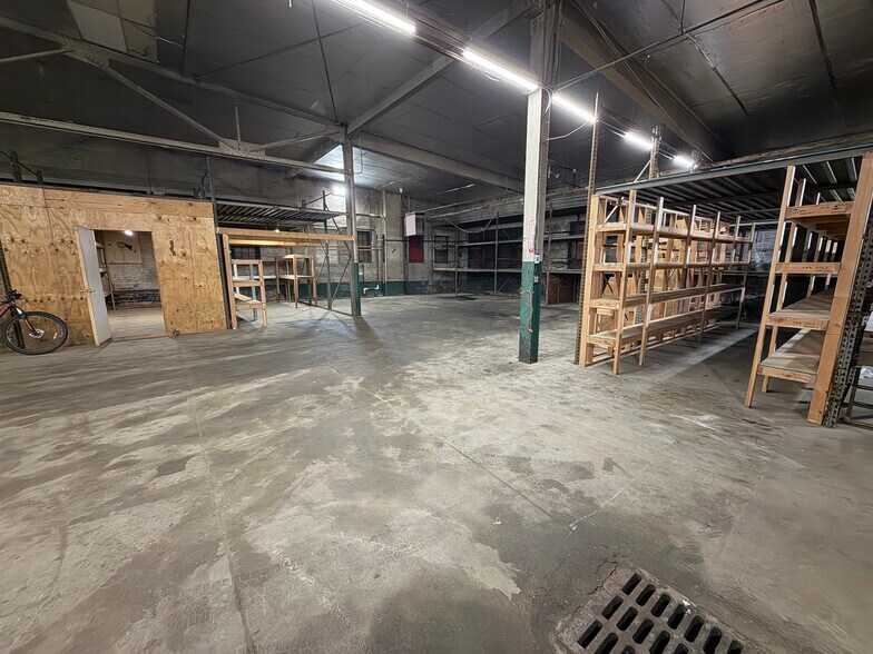 More Photos Of 921 W Washington St, Allentown Warehouse For Lease