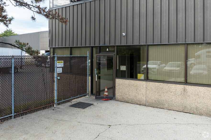 More Photos Of 35 Henry St, Secaucus Manufacturing For Lease