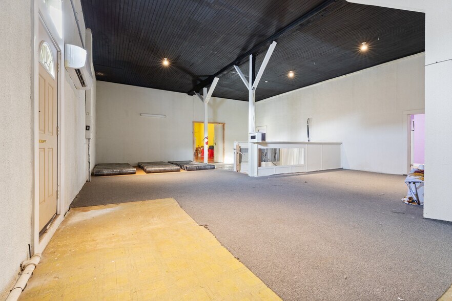 More Photos Of 114 N Church St, Waverly Loft Creative Space For Sale
