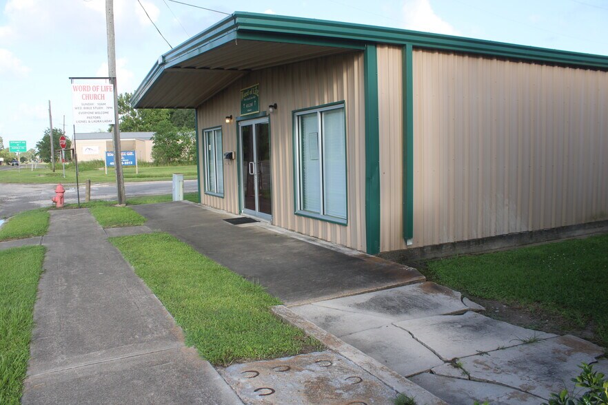 More Photos Of 344 Broadway, Winnie Religious Facility For Sale