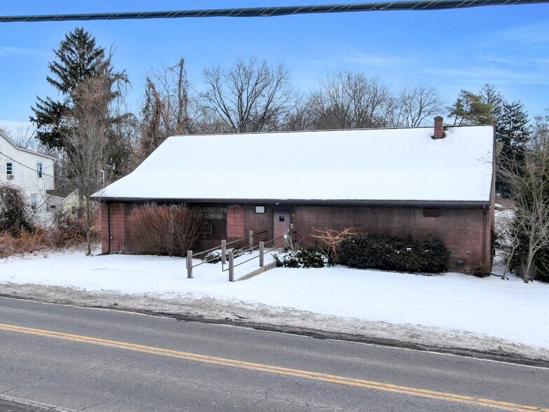 More Photos Of 195 W Clarkstown Rd, New City Specialty For Sale
