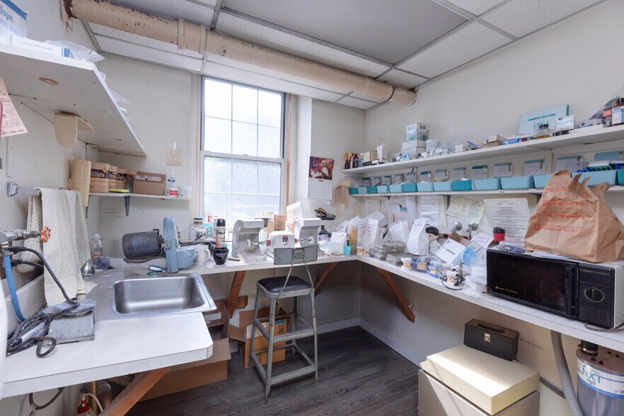 More Photos Of 253 Garth Rd, Scarsdale Medical For Sale
