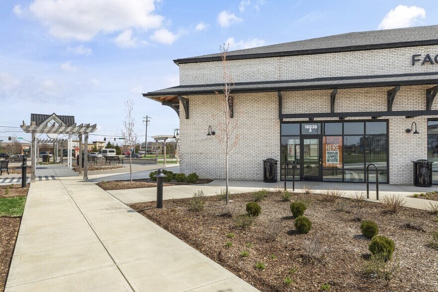 More Photos Of 15966 Spring Mill Rd, Westfield Unknown For Lease