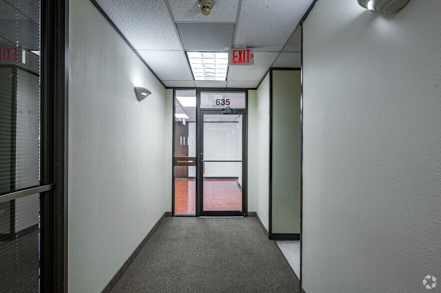 More Photos Of 1140 Empire Central Dr, Dallas Office For Sale