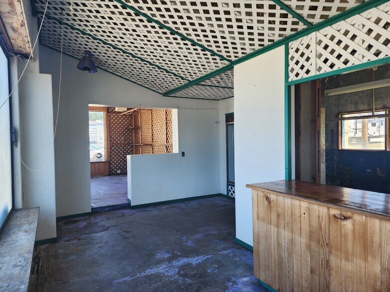 More Photos Of 311 6th St, Port Orford Storefront Retail Office For Sale
