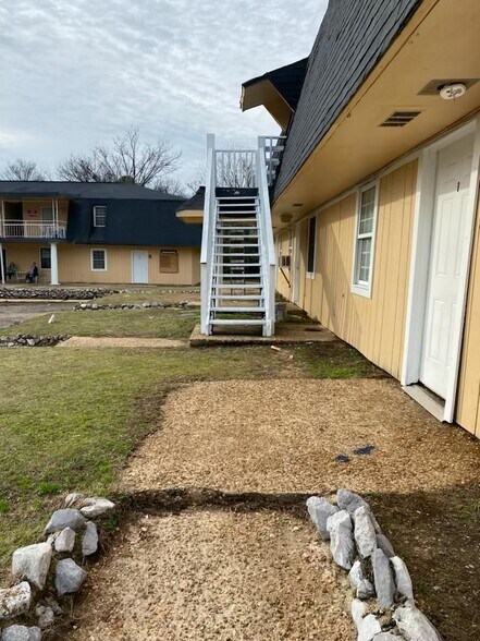 More Photos Of 2553 Lower Wetumpka Rd, Montgomery Apartments For Sale