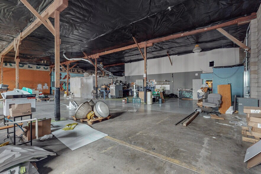 More Photos Of 1823 Commercial St NE, Albuquerque Warehouse For Sale