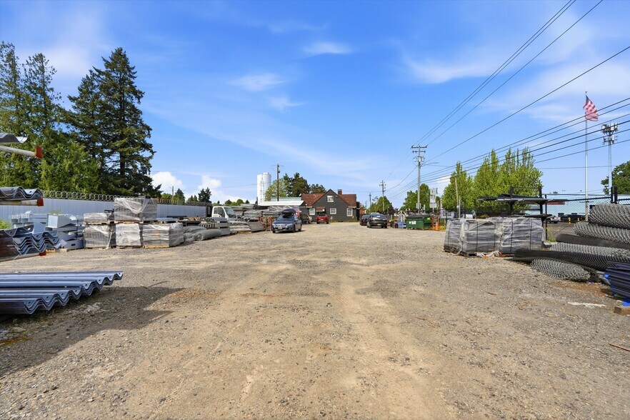 More Photos Of 2706 NE Columbia Blvd, Portland Industrial For Sale