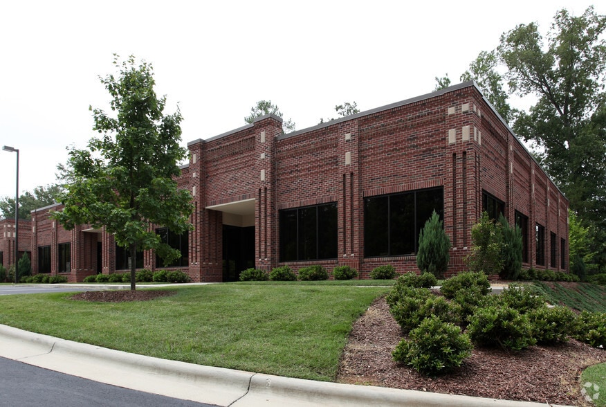 More Photos Of 801 Cascade Pointe Ln, Cary Office For Lease