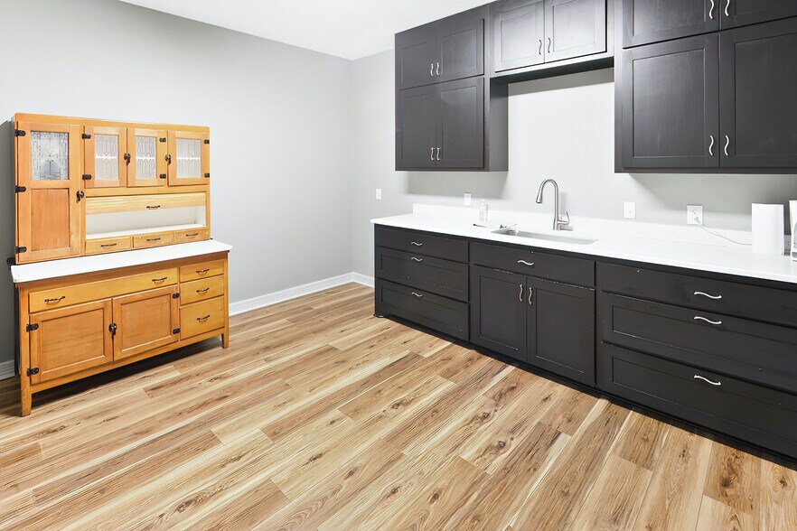 More Photos Of 4459 Roans Chapel Rd, College Station Service For Sale