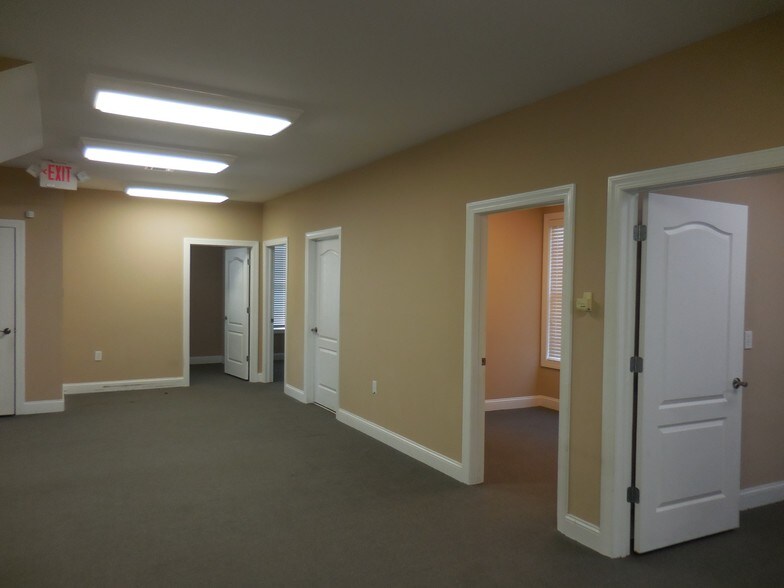 More Photos Of 3105 Creekside Village Dr, Kennesaw Office For Sale