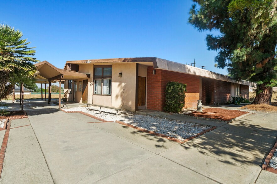 More Photos Of 7070 Palm Ave, Highland Specialty For Sale