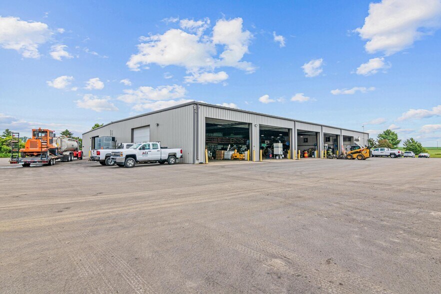 More Photos Of 671-675 Grupe St, Roberts Warehouse For Sale