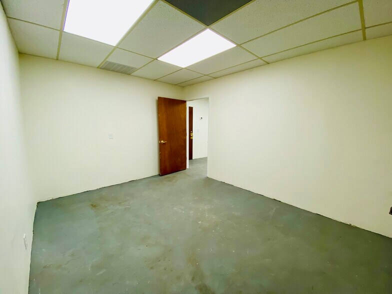 More Photos Of 732 N Lake Ave, Pasadena Office For Lease