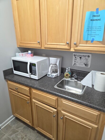 More Photos Of 8325 Office Park Dr, Douglasville Medical For Lease