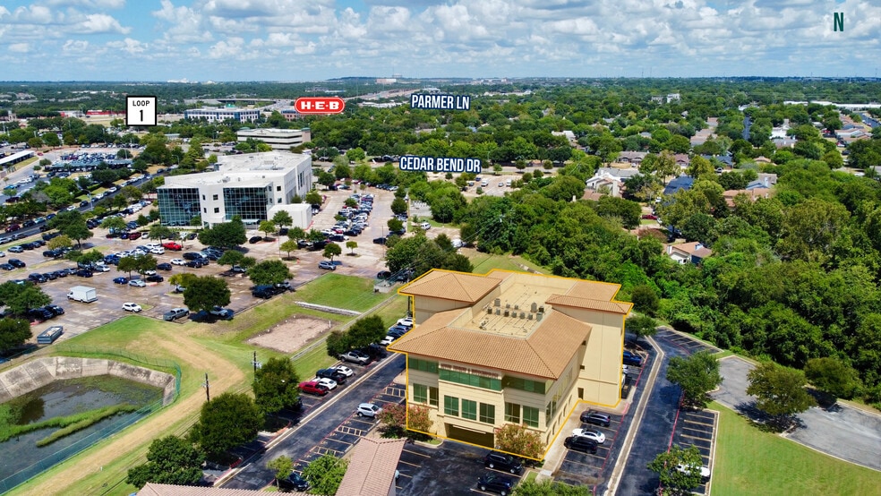 More Photos Of 2200 Park Bend Dr, Austin Office For Sale